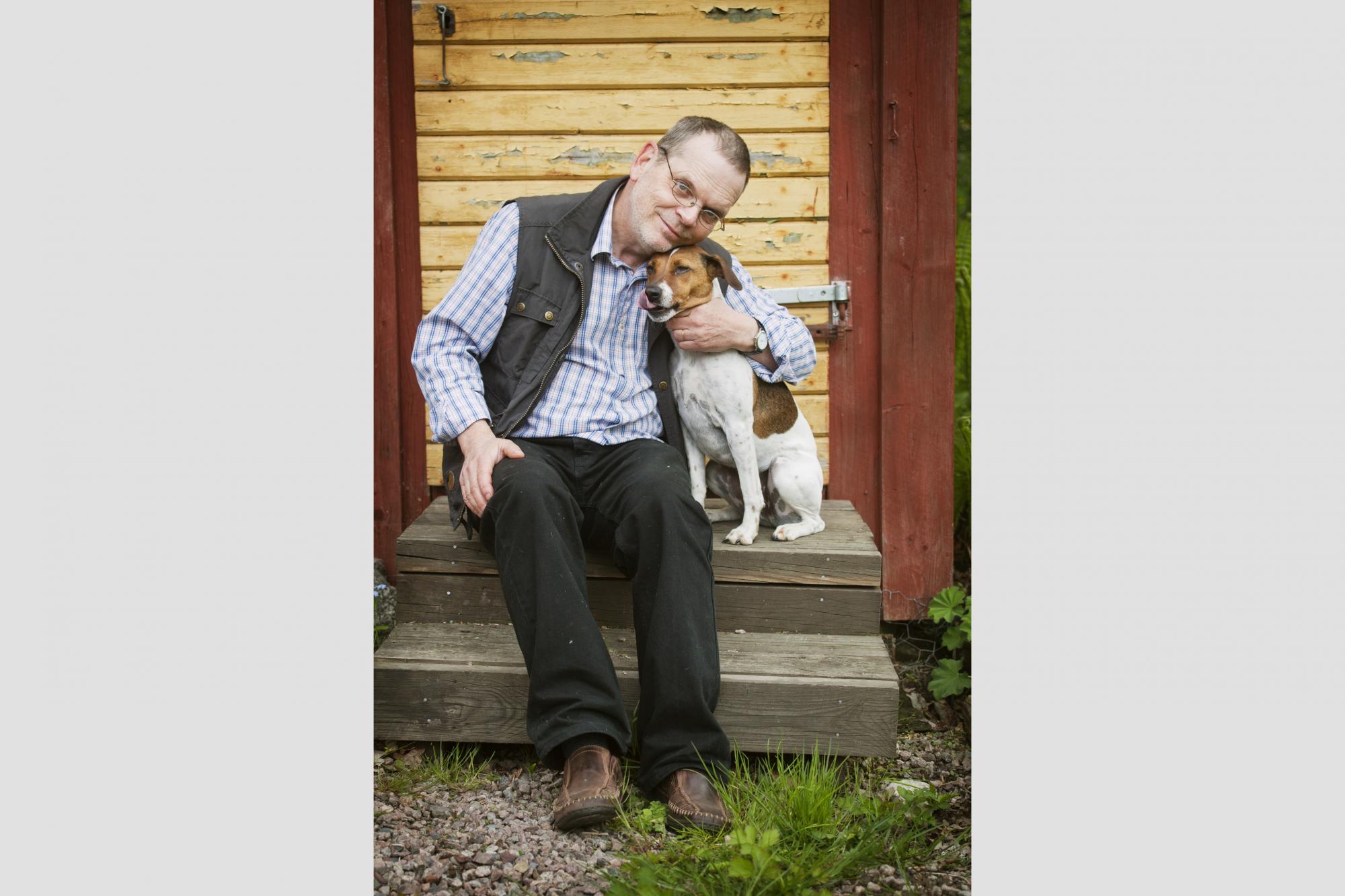 Per Jensen är etolog och skeptiskt till att lista hur smarta hundar är. En anledning till detta är att det inte finns något sätt att mäta hur smart ett djur är.
